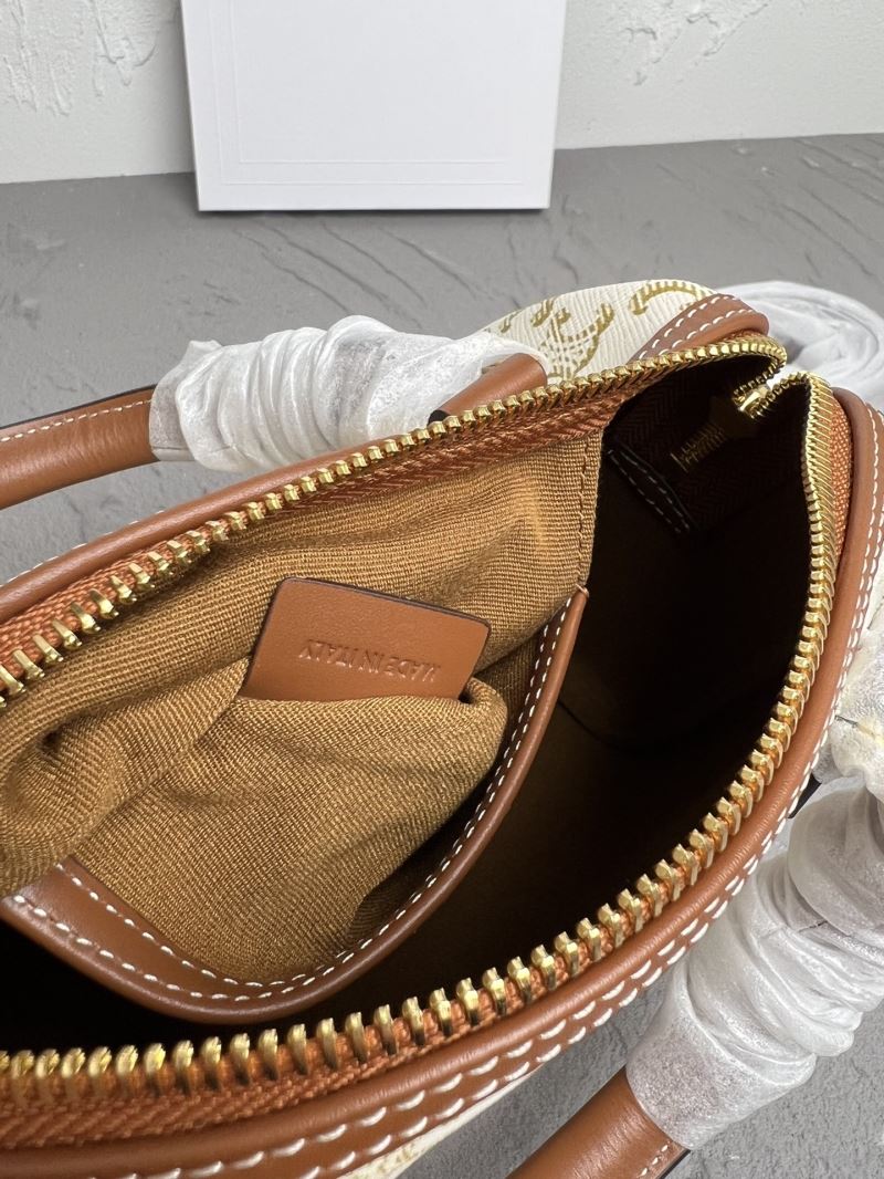 Ce1i*e triomphe bags